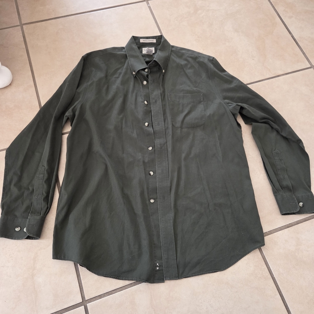 LL Bean Men's Green Button-Up Shirt Large REG.